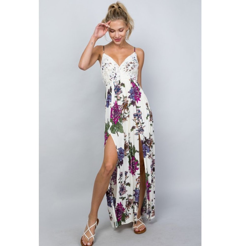 Illa Illa Ivory Floral Print Lace Trimmed Halter Maxi Dress IM5145